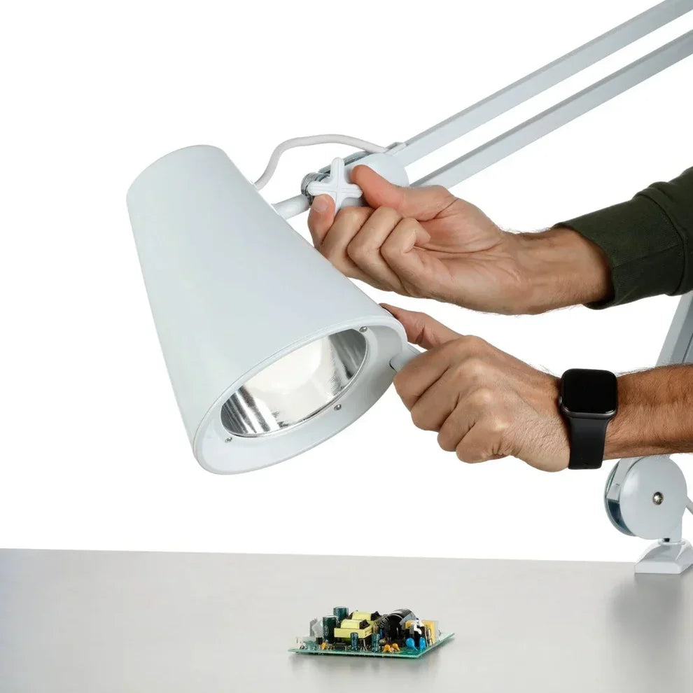 מנורת LED עם תאורה ממוקדת | DSI Exclusive – תמונה נוספת 4